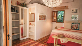 Surf Casitas - High Tide Bungalow
